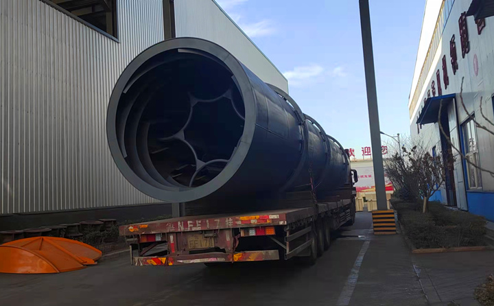 顆粒機(jī)生產(chǎn)線(xiàn)之烘干筒已裝車(chē)完成