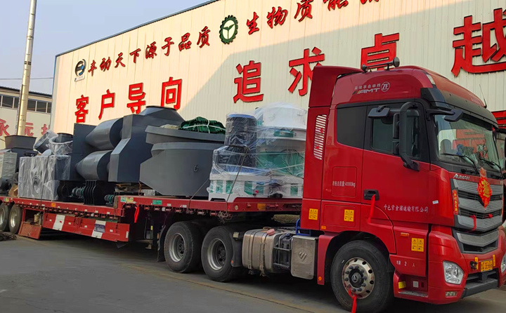 山東金格瑞鋸末顆粒機(jī)生產(chǎn)線(xiàn)設(shè)備發(fā)貨現(xiàn)場(chǎng)